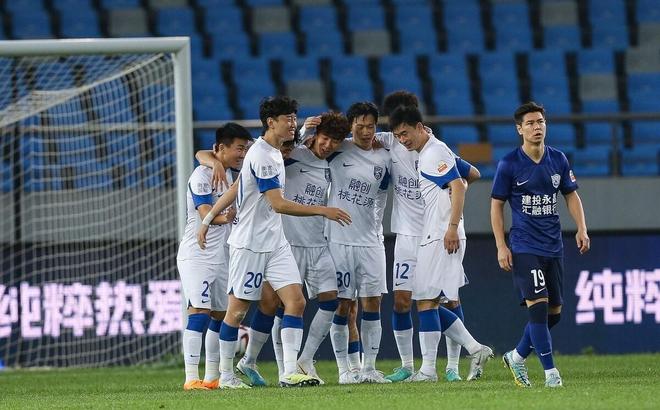 关于里程碑夜！武汉三镇豪取连胜，欧冠冲刺阶段刷纪录，更衣室稳定，资深球员宣示担当的信息