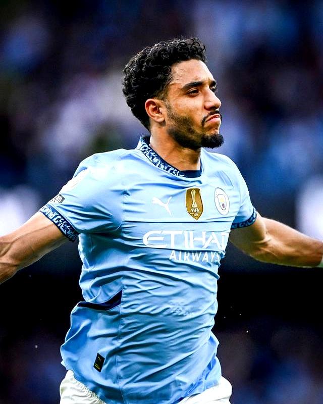 集结日英超传出新动向，莱比锡防线松动，管理层表态——球迷炸锅，资深球员宣示担当的简单介绍